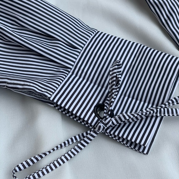 Classic white blouses - Picture 2 of 3